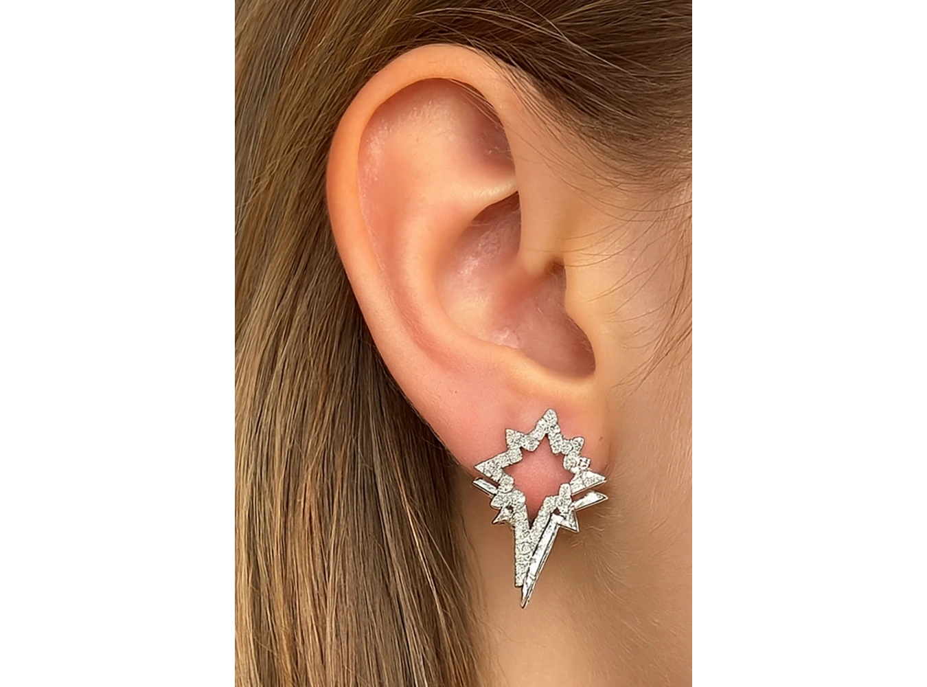 Gümüş Renk Taş Detaylı Metal Küpe (Çift)