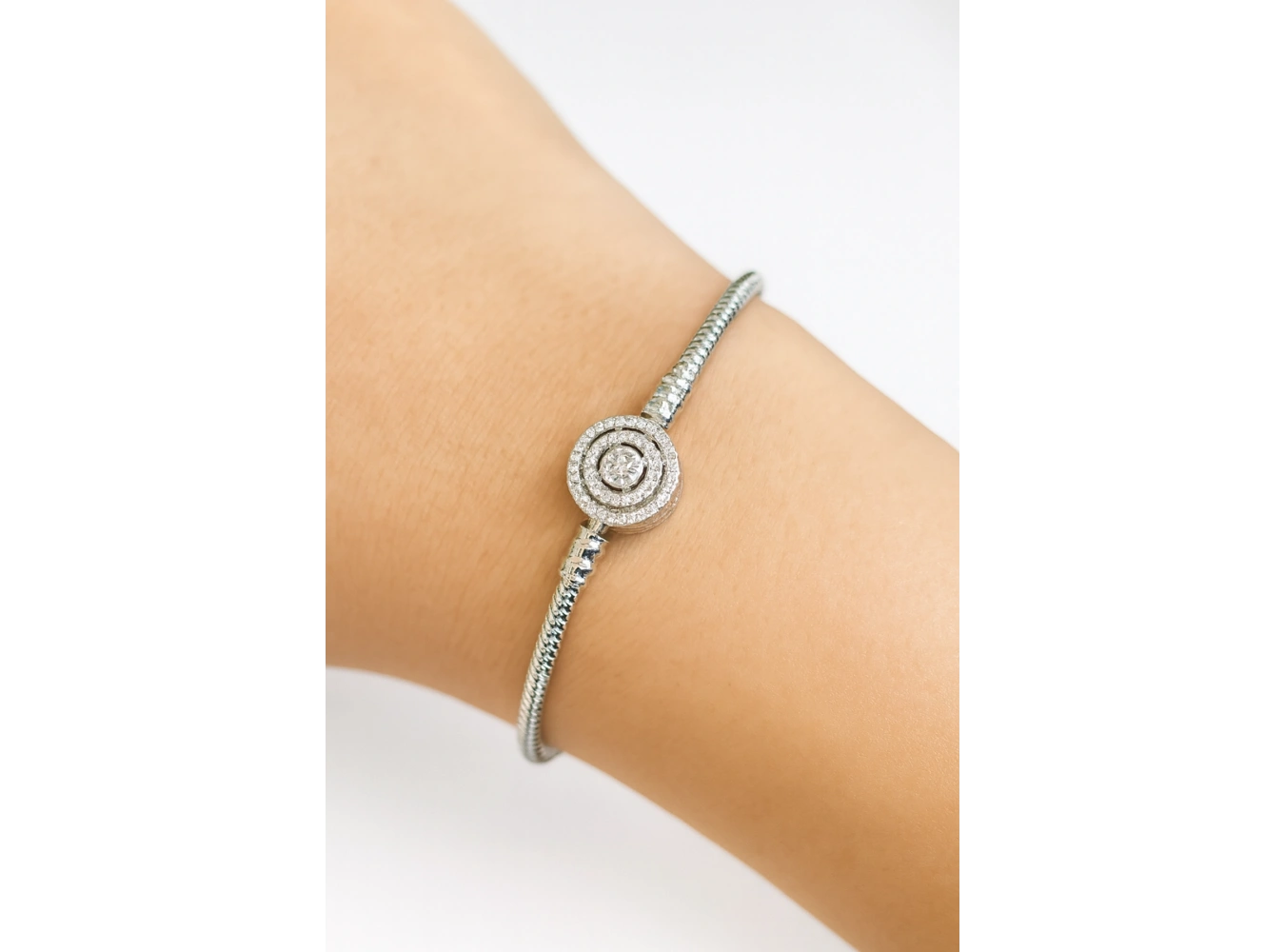 Gümüş Renk Taş Detaylı Bileklik