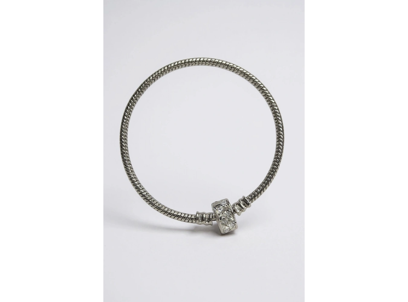 Gümüş Renk Taş Detaylı Bileklik