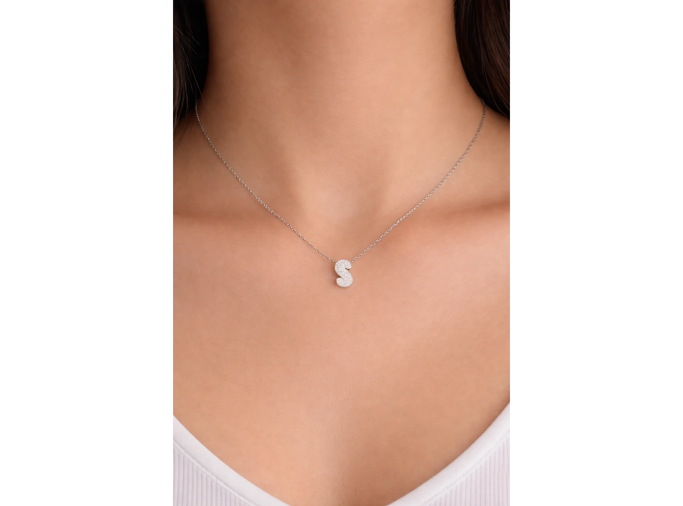 Gümüş Renk Taş Detaylı S Harfli Çelik Kolye