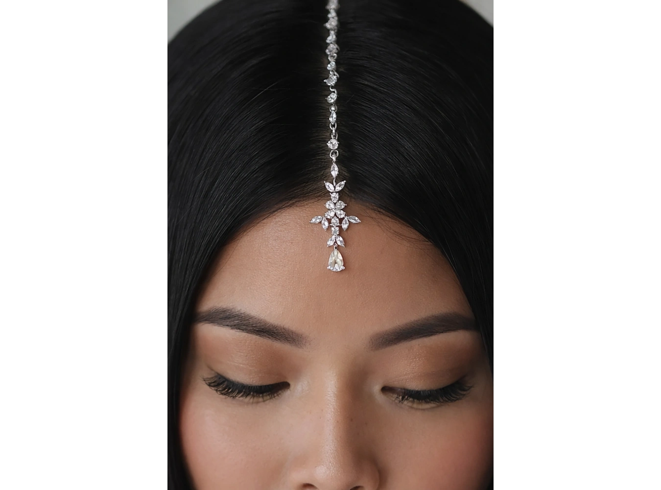 Gümüş Renk Taş Detaylı Saç Aksesuarı