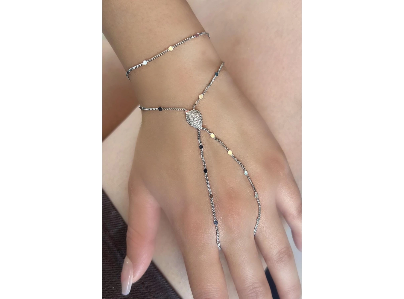 Gümüş Renk Taş Detaylı Şahmeran