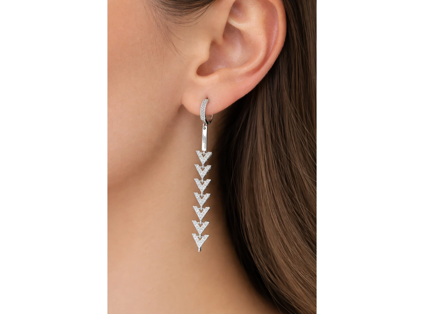 Gümüş Renk Taş Detaylı Sallantılı 14K Altın Kaplama Küpe (Çift)