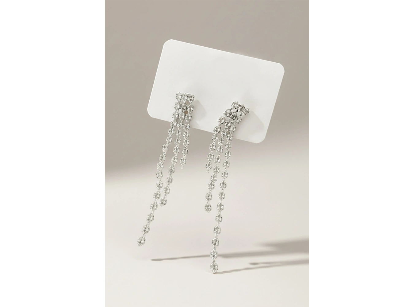 Gümüş Renk Taş Detaylı Sallantılı Abiye Küpe (Çift)