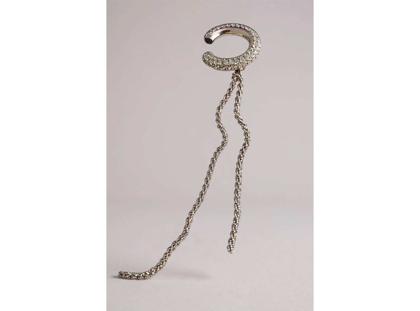 Gümüş Renk Taş Detaylı Sallantılı Ear Cuff (Tek)