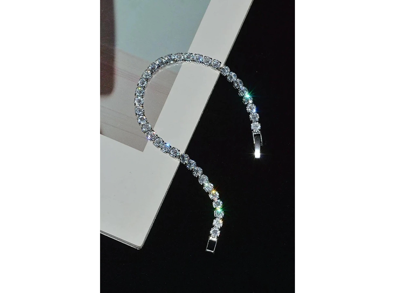 Gümüş Renk Taş Detaylı Su Yolu Bileklik