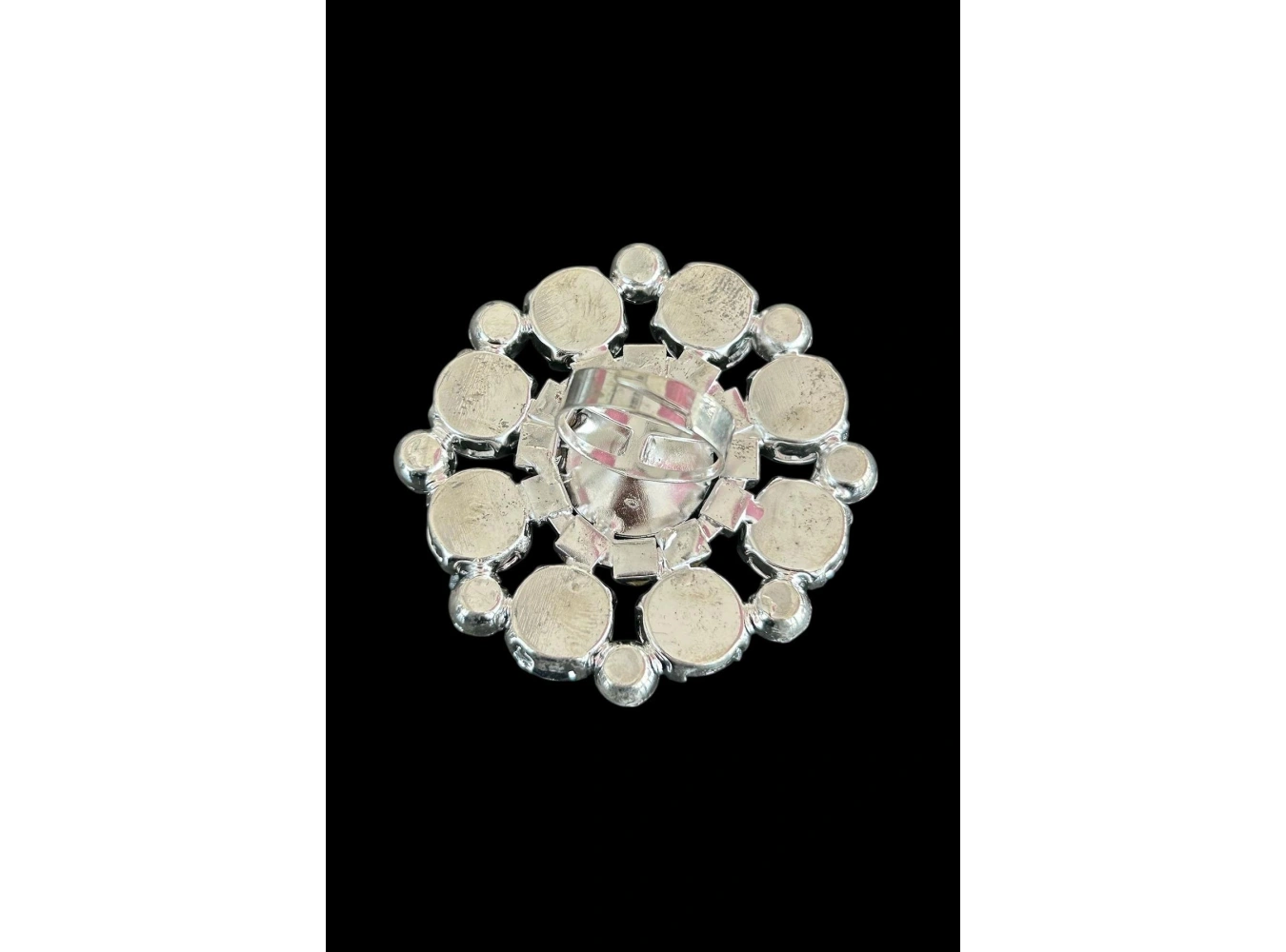 Gümüş Renk Taş Detaylı Tasarım Ayarlanabilir Yüzük