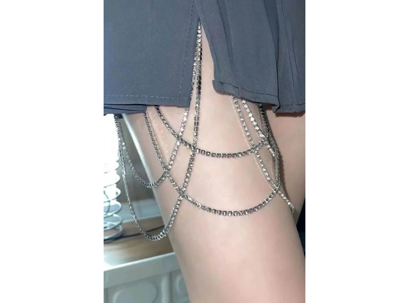 Gümüş Renk Taş Detaylı Tasarım Bacak Aksesuarı