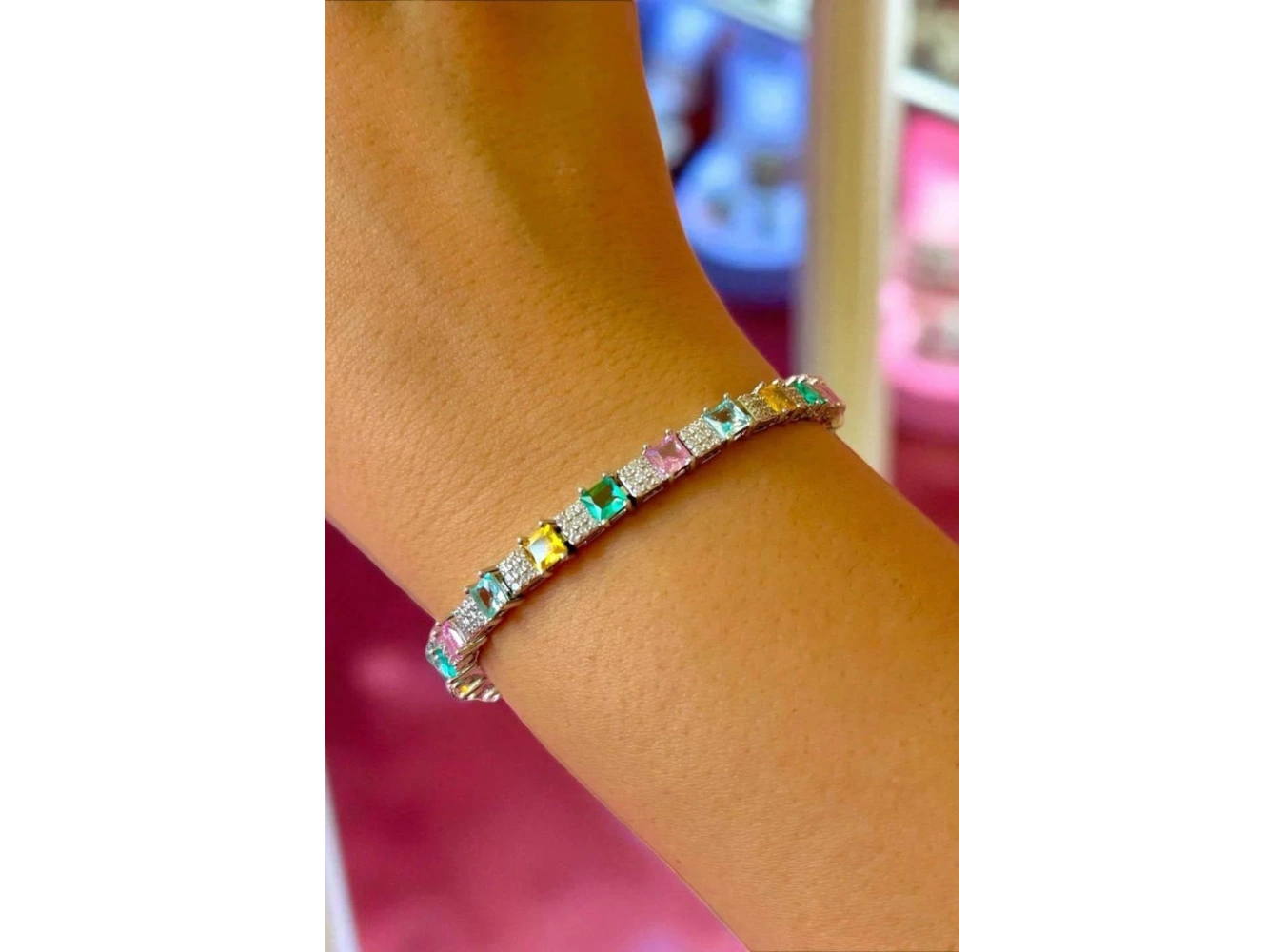 Gümüş Renk Taş Detaylı Tasarım Bileklik