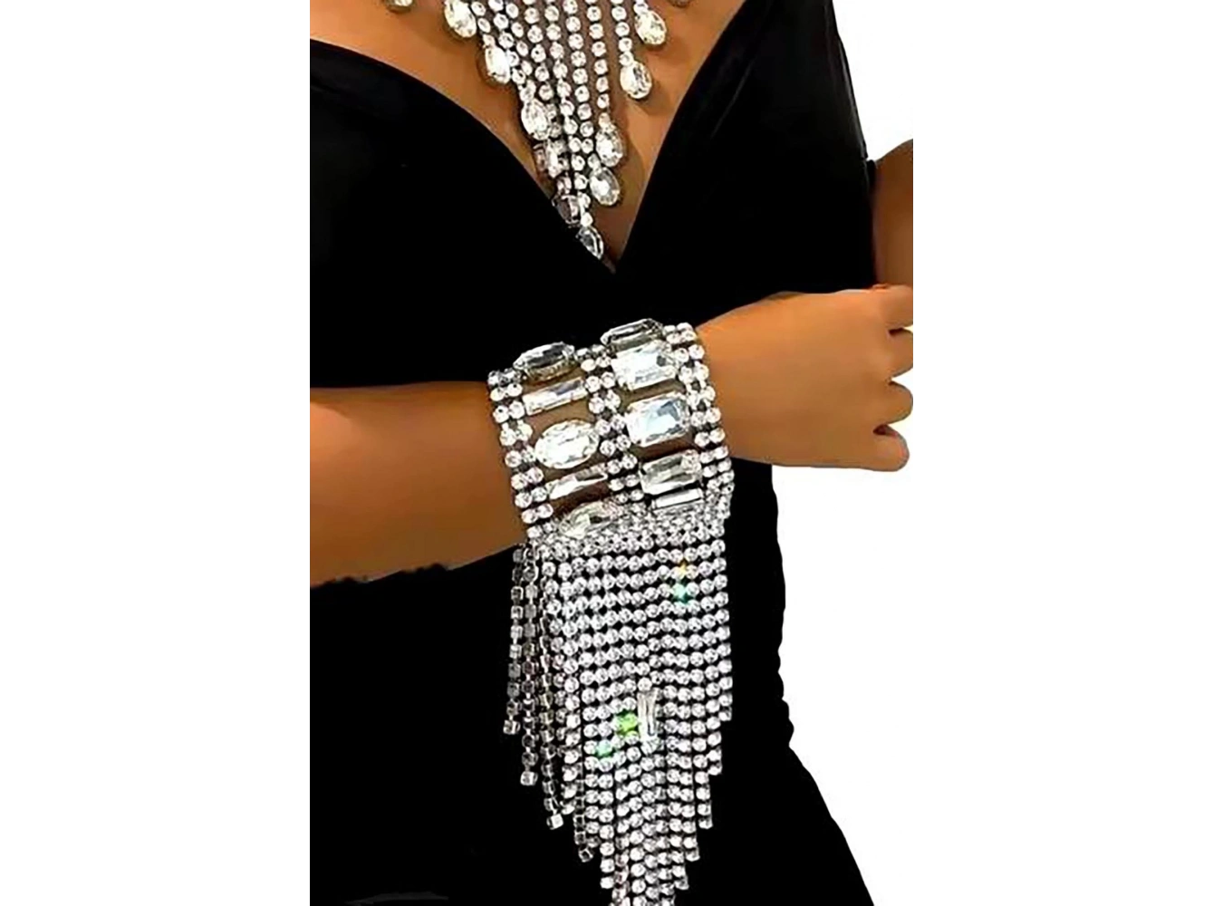 Gümüş Renk Taş Detaylı Tasarım Bileklik