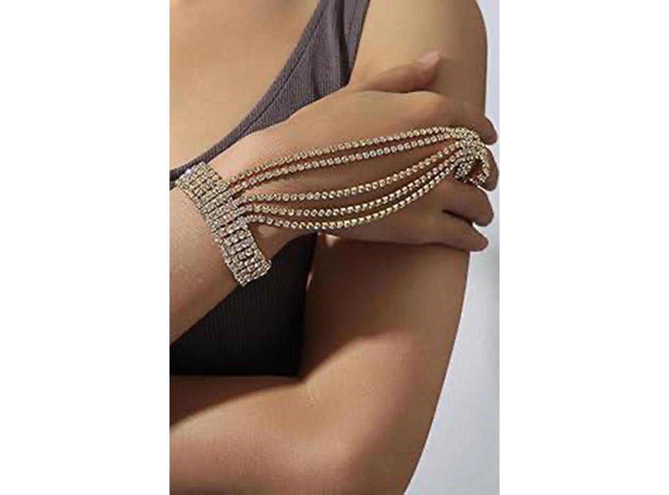 Gümüş Renk Taş Detaylı Tasarım Şahmeran