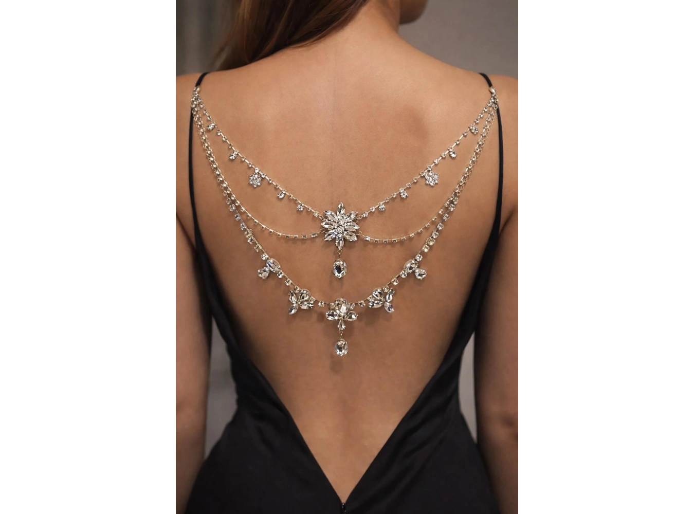 Gümüş Renk Taş Detaylı Tasarım Vücut Aksesuar