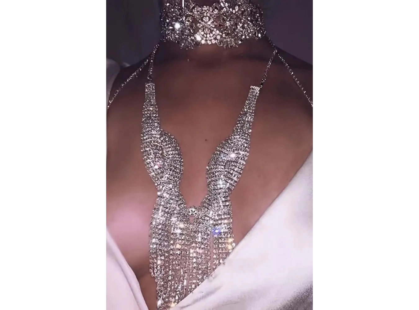 Gümüş Renk Taş Detaylı Tasarım Vücut Aksesuar