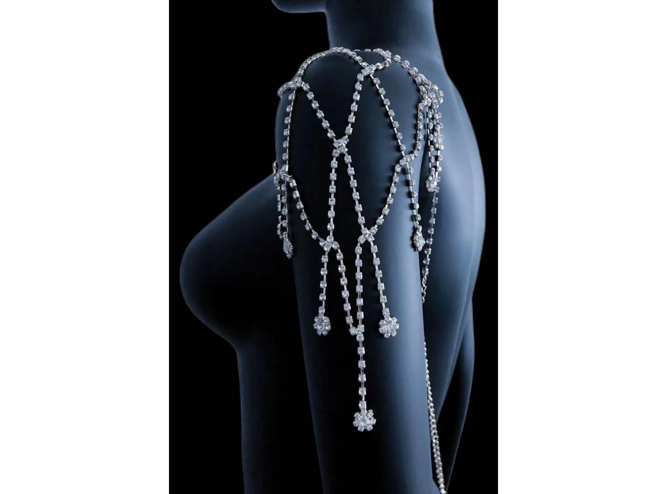 Gümüş Renk Taş Detaylı Tasarım Vücut Aksesuar