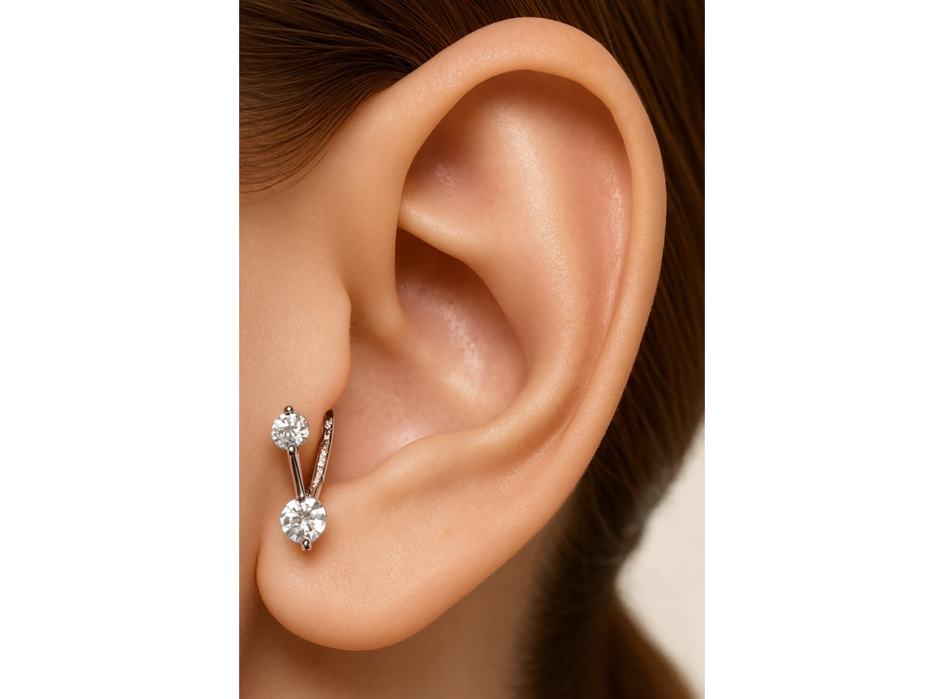 Gümüş Renk Taş Detaylı Çelik Tragus/Kıkırdak Küpe/Piercing (Tek)