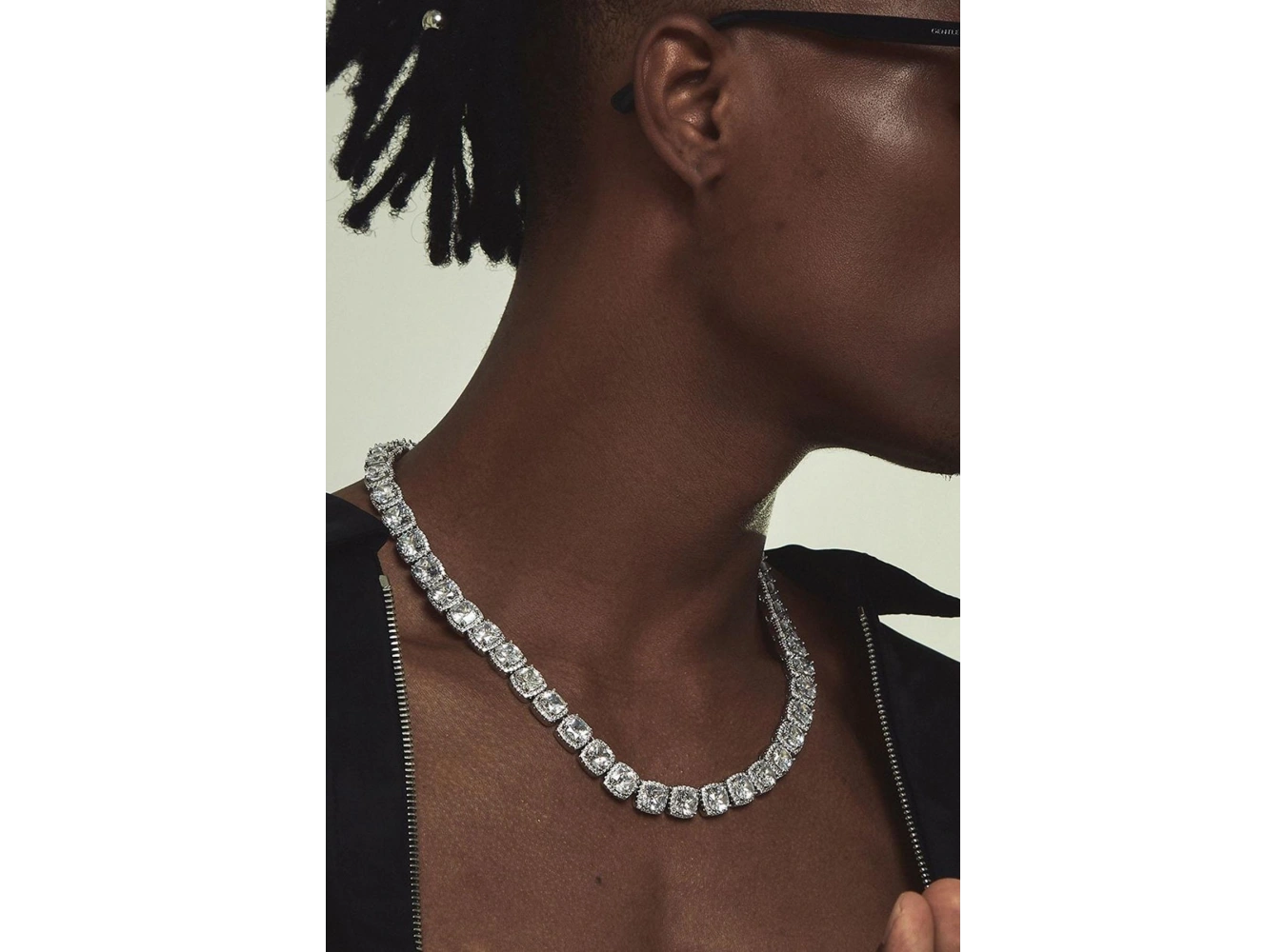 Gümüş Renk Taş Detaylı Unisex VİP Tasarım Kolye