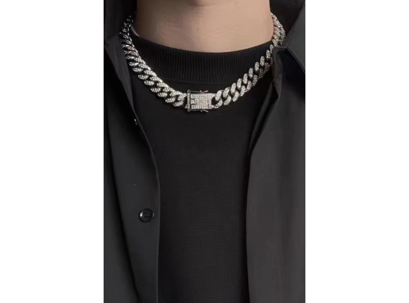 Gümüş Renk Taş Detaylı Unisex VİP Tasarım Kolye