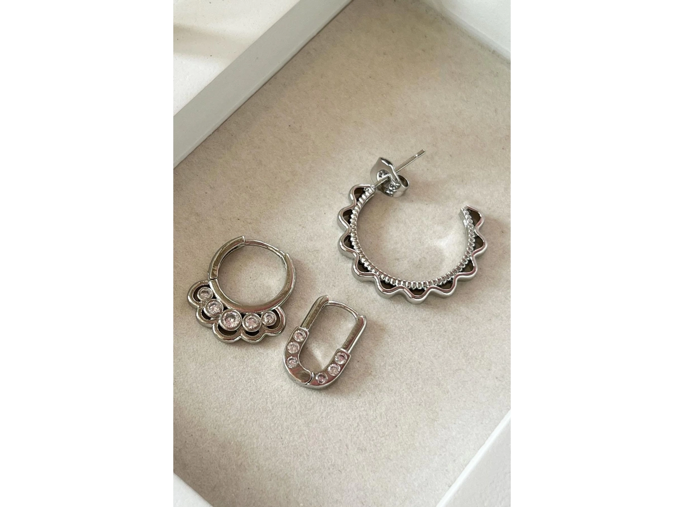 Gümüş Renk Taş Detaylı VİP 3lü YSX Halka Küpe Set