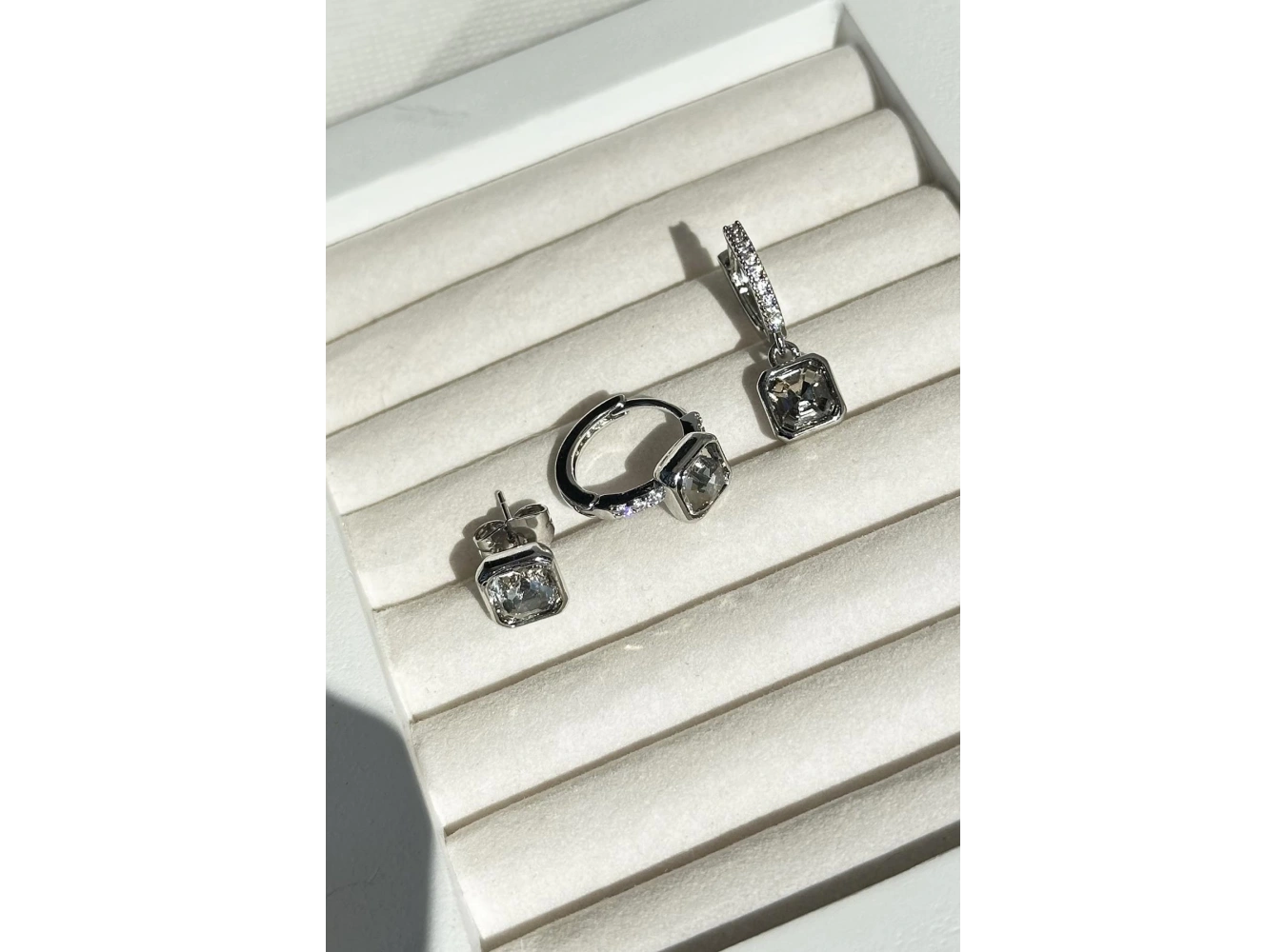 Gümüş Renk Taş Detaylı VİP 3lü YSX Küpe Set