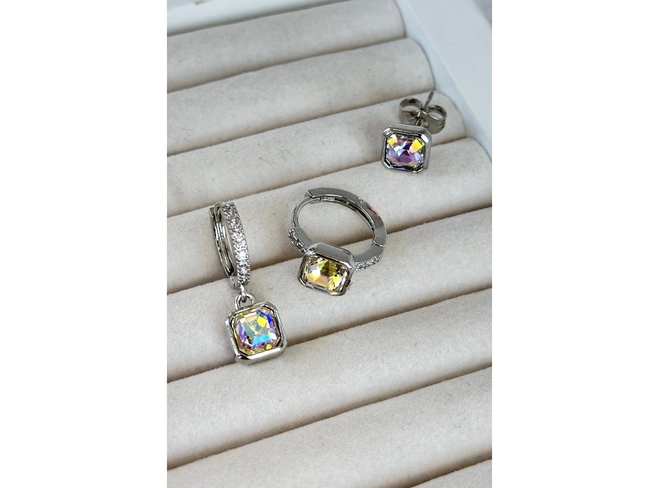 Gümüş Renk Taş Detaylı VİP 3lü YSX Küpe Set