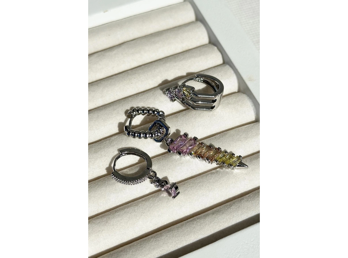 Gümüş Renk Taş Detaylı VİP 3lü YSX Küpe Set