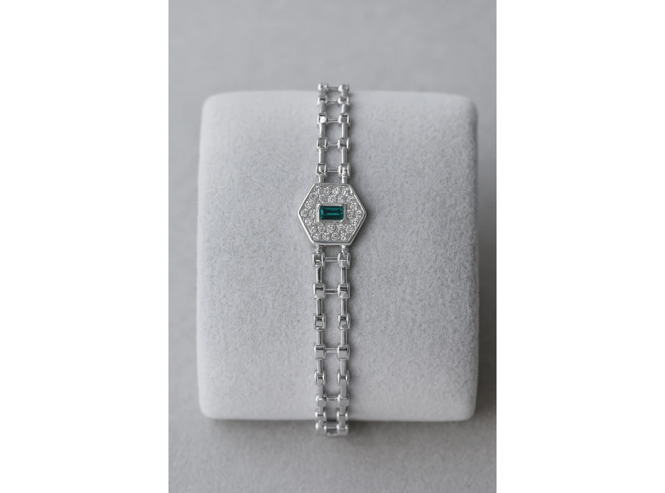 Gümüş Renk Taş Detaylı VİP YSX Bileklik