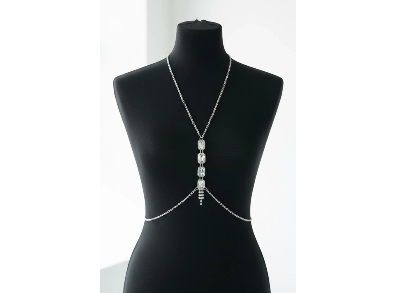 Gümüş Renk Taş Detaylı Vücut Aksesuarı