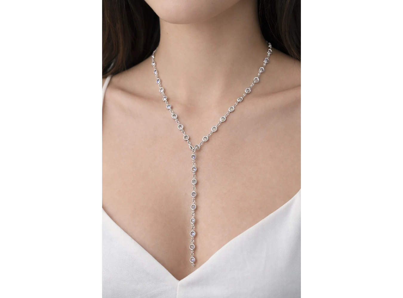 Gümüş Renk Taş Detaylı Y Kolye