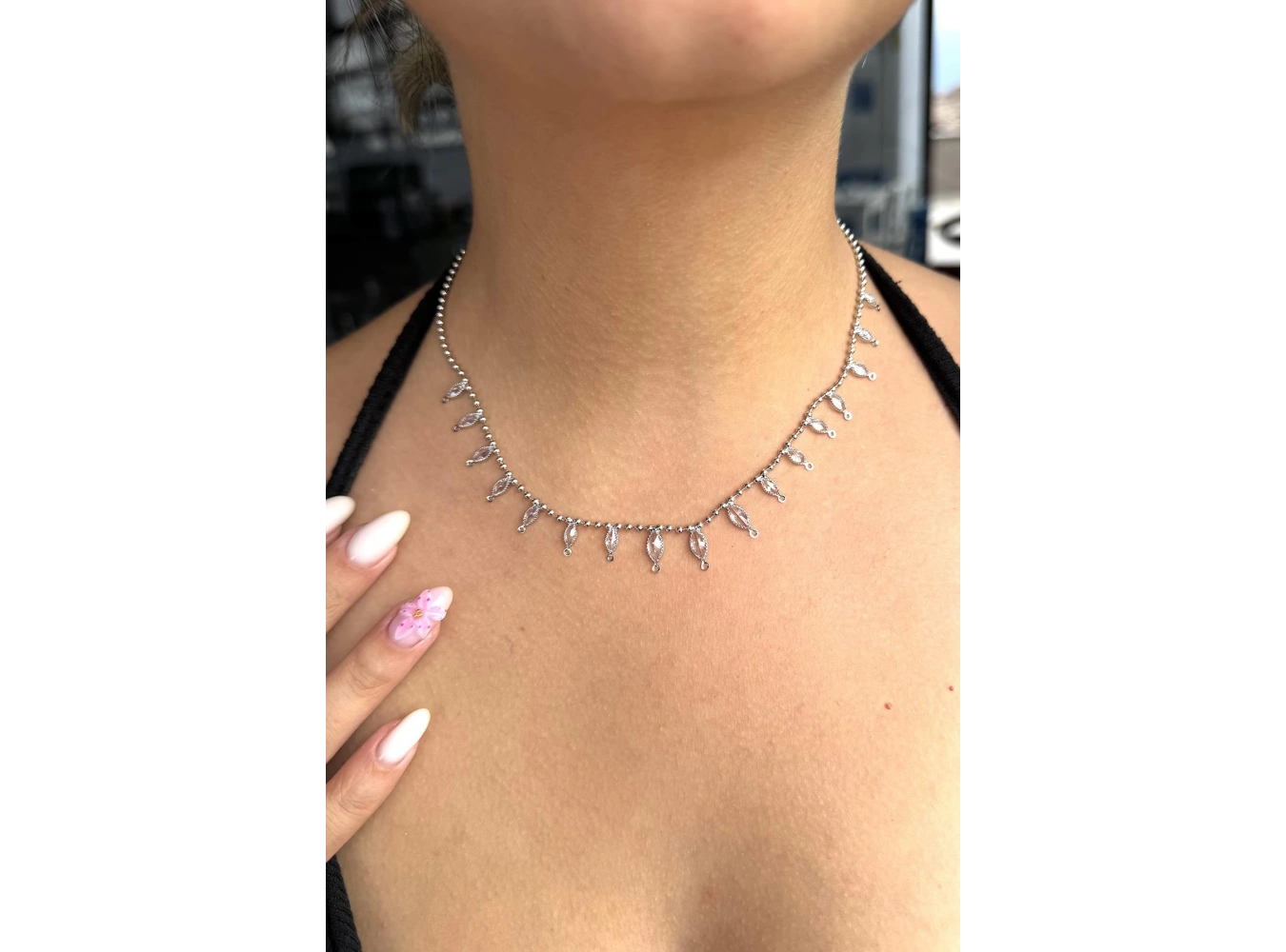 Gümüş Renk Taş Detaylı Y Kolye