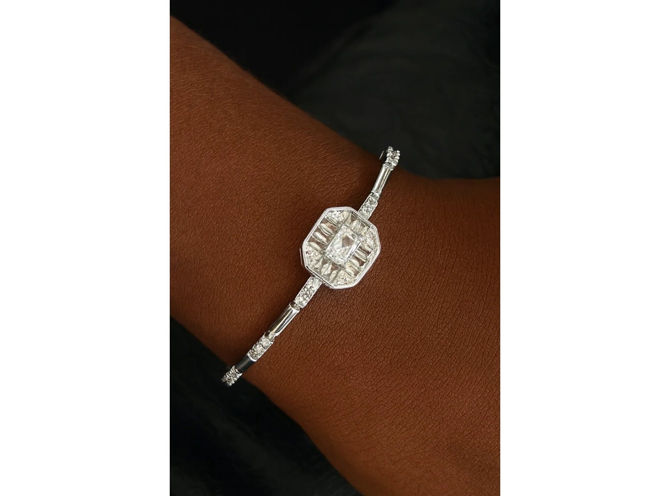 Gümüş Renk Taş Detaylı YSX Bileklik