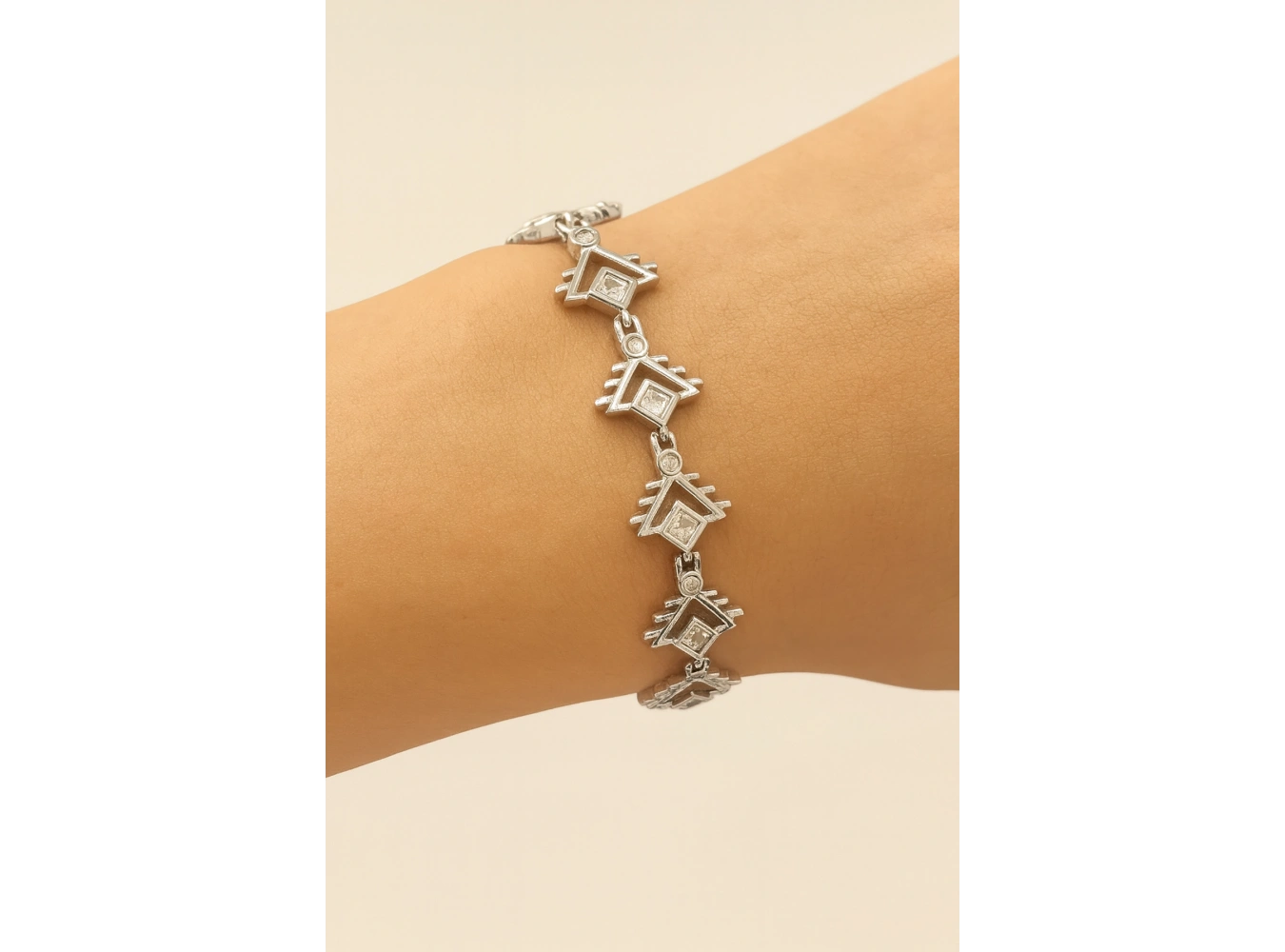 Gümüş Renk Taş Detaylı YSX Bileklik