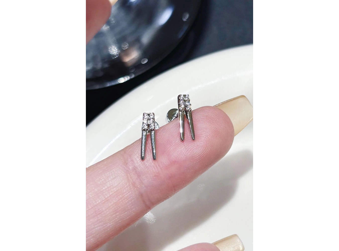 Gümüş Renk Taş Detaylı YSX Küpe (Çift)