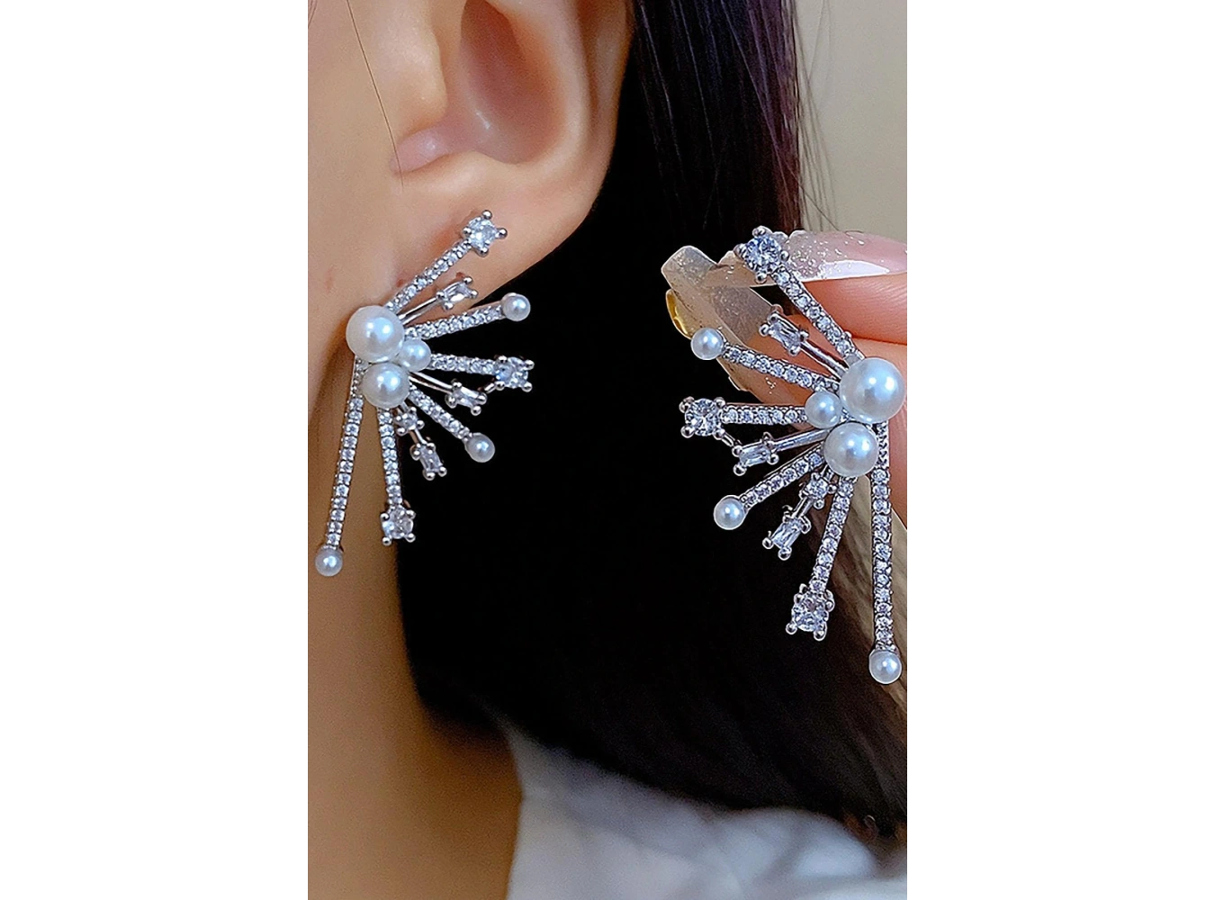 Gümüş Renk Taş Ve İnci Detaylı 14K Altın Kaplama Küpe (Çift)