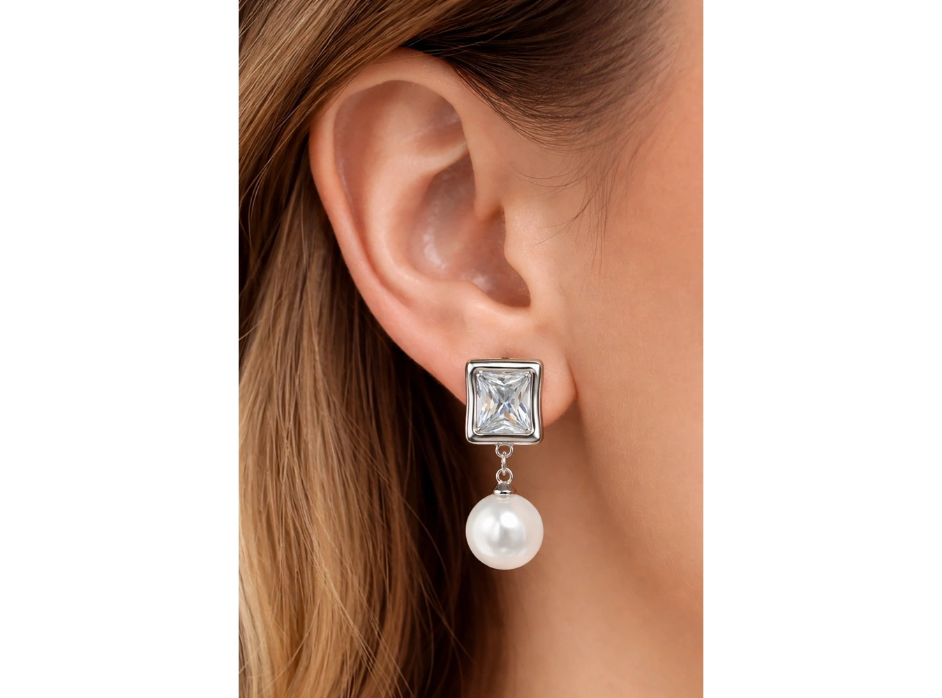 Gümüş Renk Taş Ve İnci Detaylı Küpe (Çift)