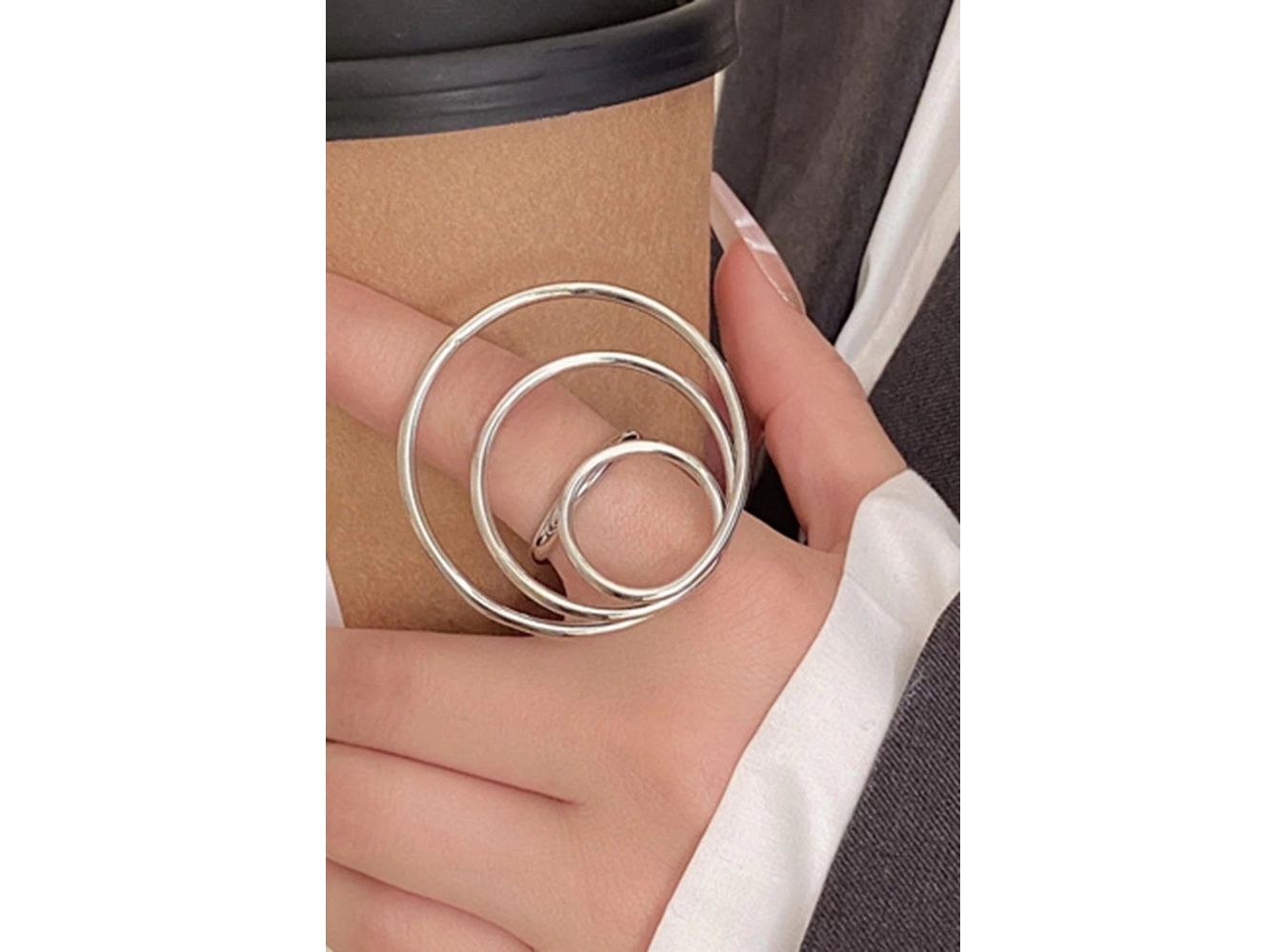 Gümüş Renk Tasarım Yüzük