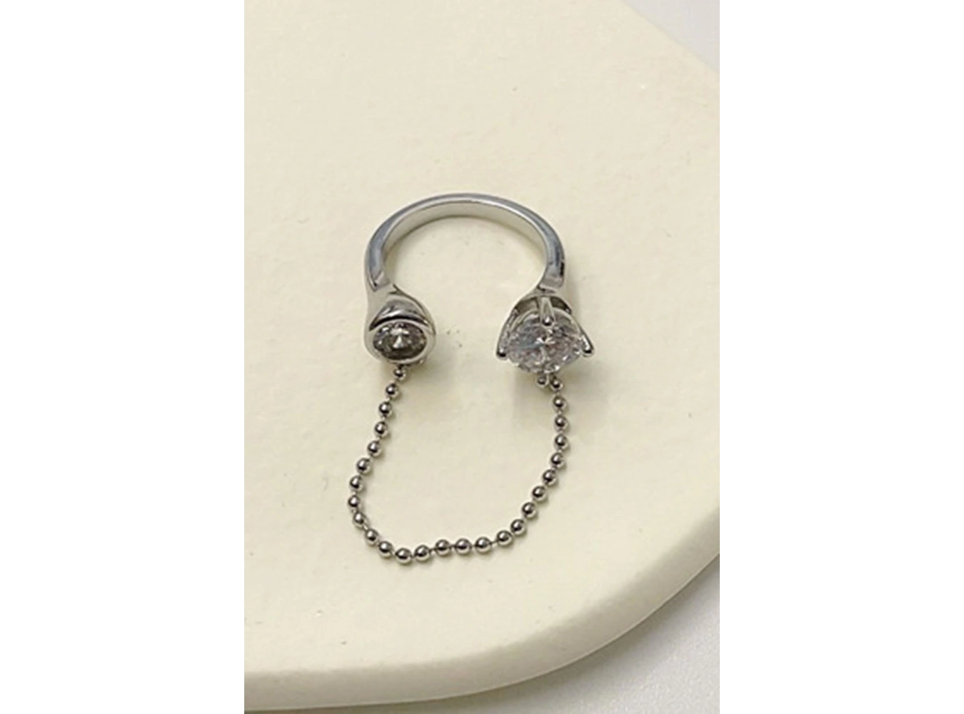 Gümüş Renk Tasarım Yüzük