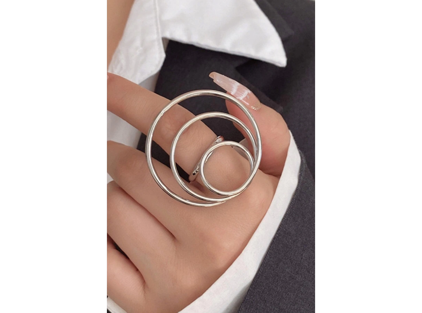 Gümüş Renk Tasarım Yüzük