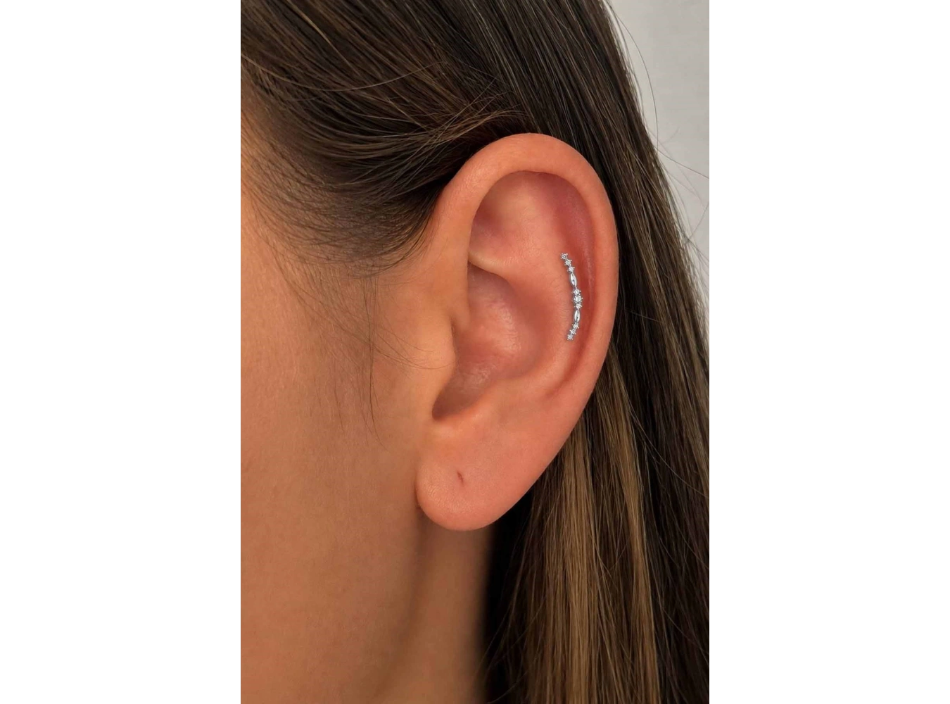 Gümüş Renk Taşlı  Cerrahi Çelik Tragus/Kıkırdak Küpe/Piercing (Tek)