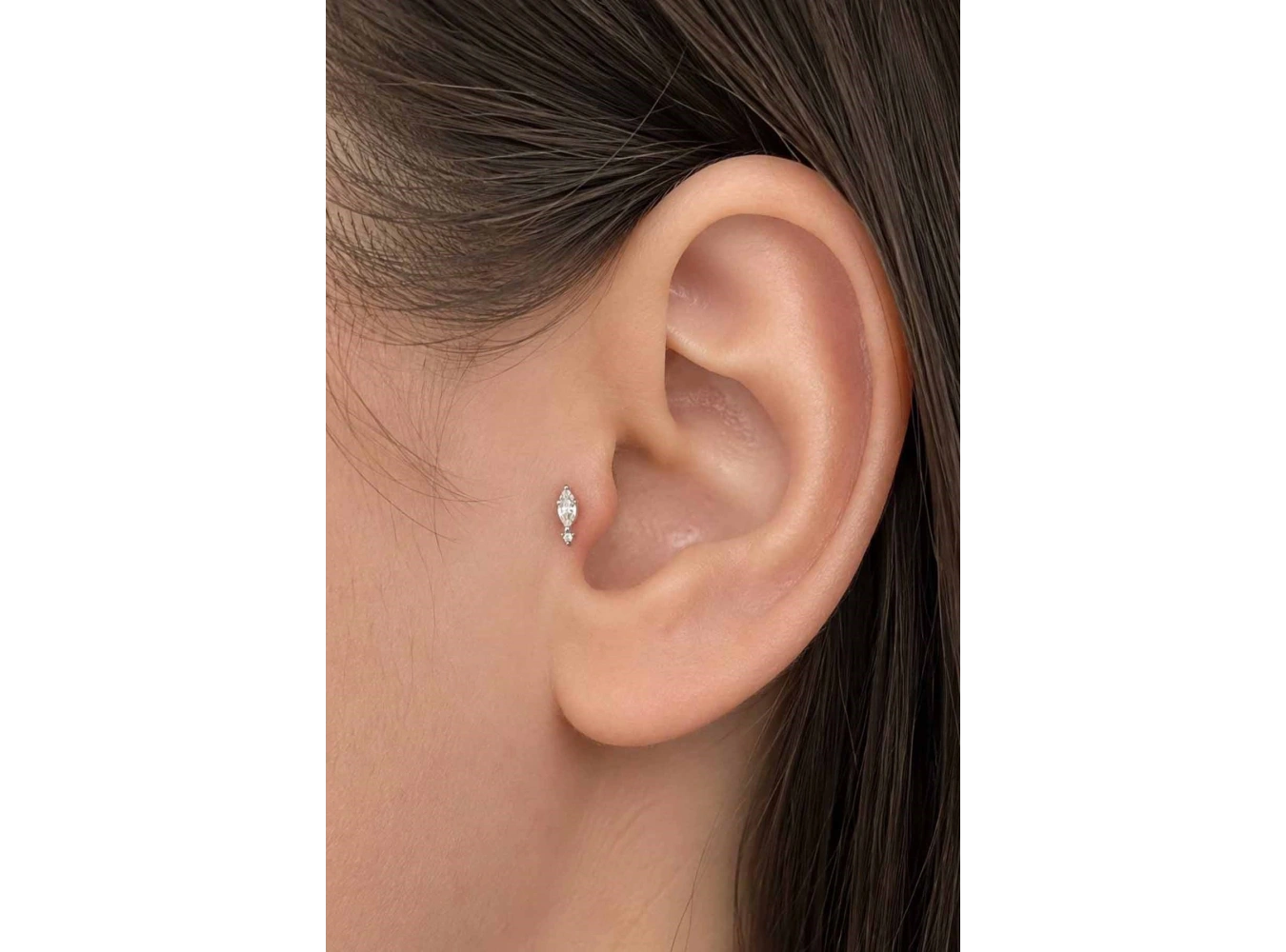 Gümüş  Renk  Taşlı Cerrahi Çelik Tragus/Kıkırdak Küpe/Piercing (Tek)
