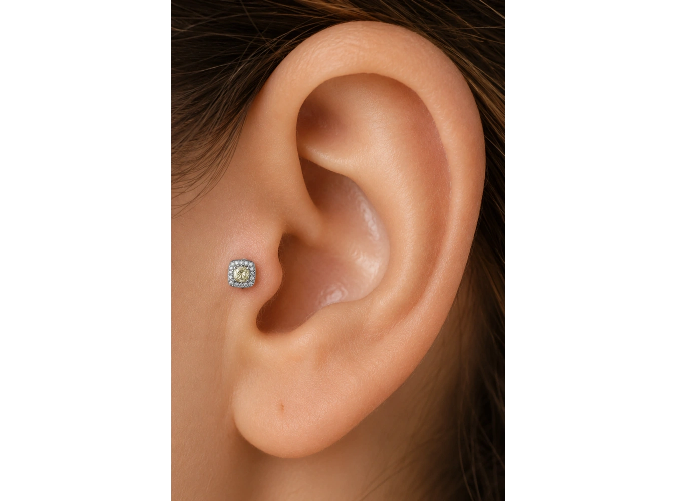Gümüş  Renk  Taşlı Cerrahi Çelik Tragus/Kıkırdak Küpe/Piercing (Tek)