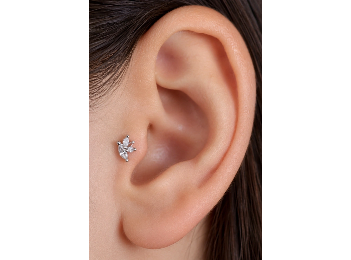 Gümüş  Renk  Taşlı Cerrahi Çelik Tragus/Kıkırdak Küpe/Piercing (Tek)