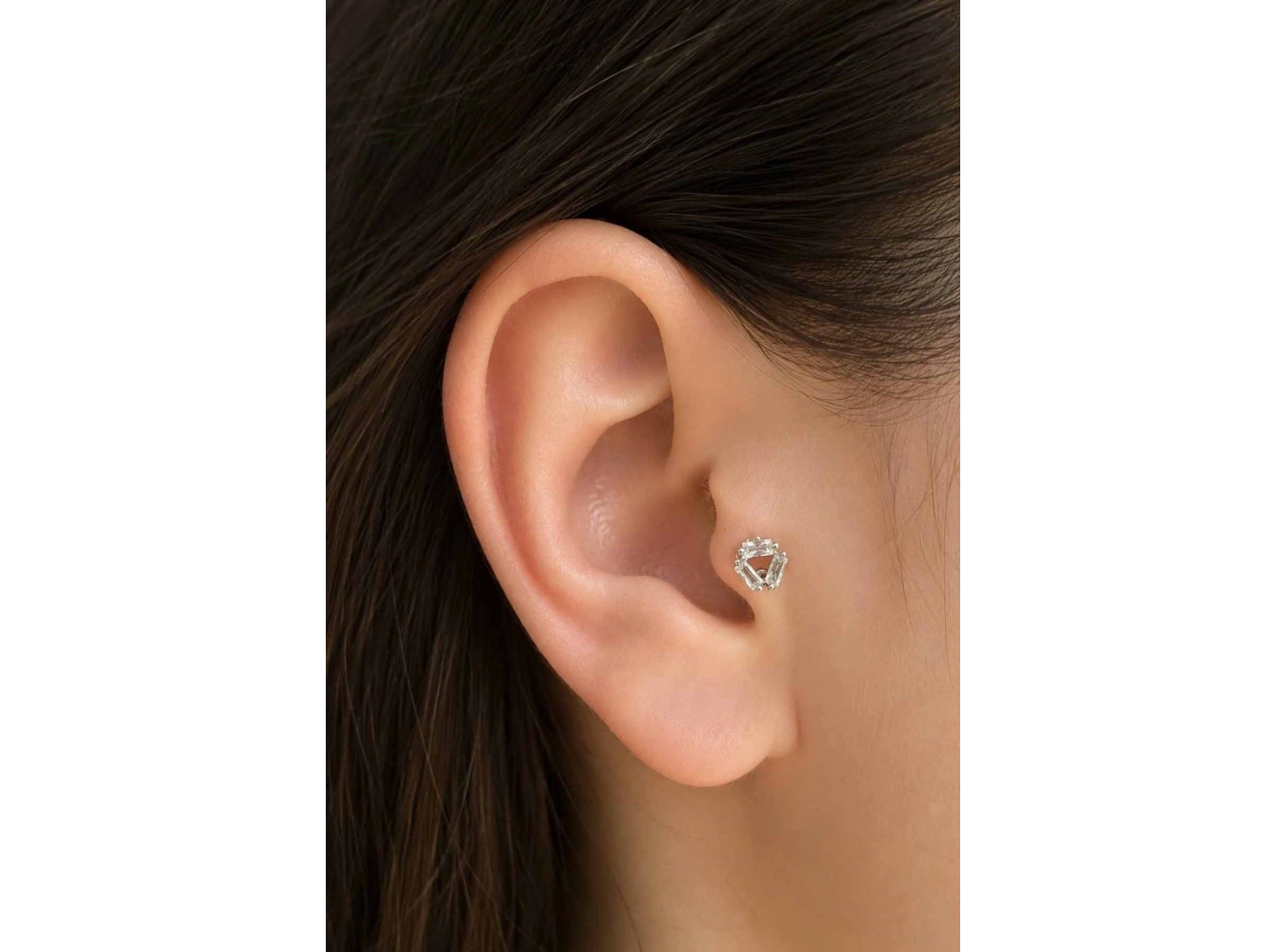 Gümüş  Renk Taşlı Cerrahi Çelik Tragus/Kıkırdak Küpe/Piercing (Tek)