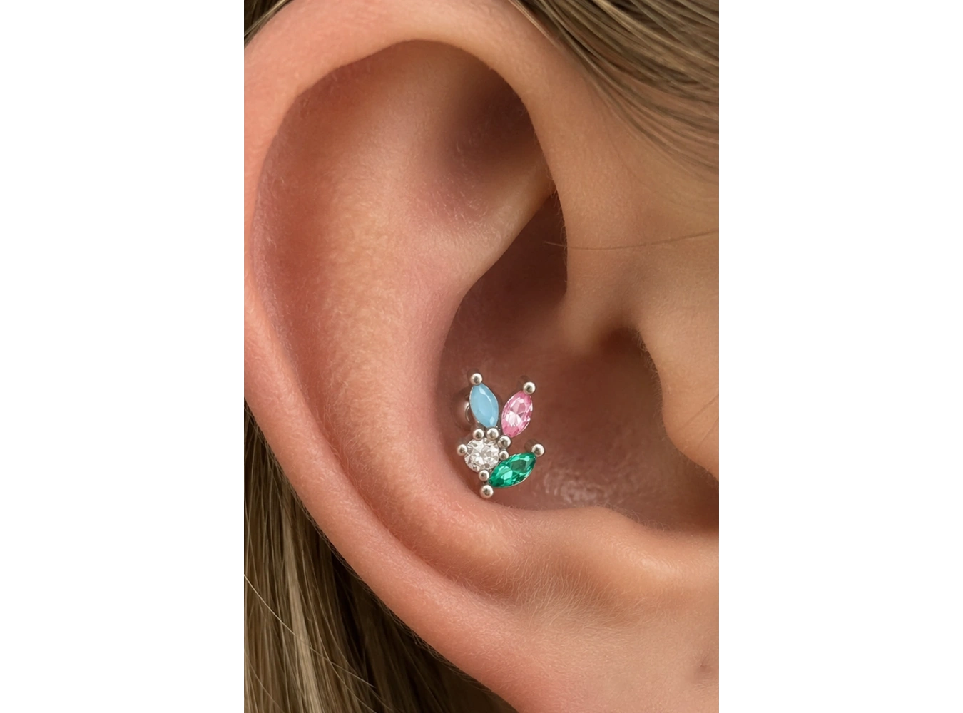 Gümüş Renk Taşlı Cerrahi Çelik Tragus/Kıkırdak Küpe/Piercing (Tek)
