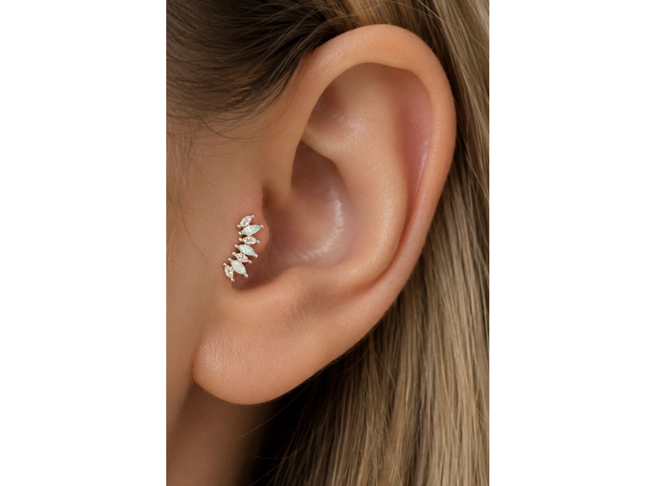 Gümüş Renk Taşlı Cerrahi Çelik Tragus/Kıkırdak Küpe/Piercing (Tek)