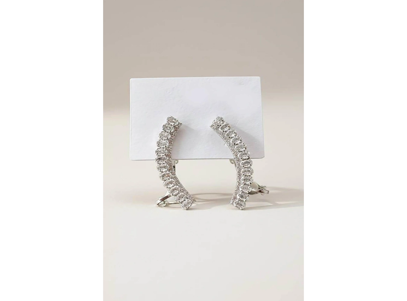 Gümüş Renk Taşlı Kulak Aksesuarı (Çift)