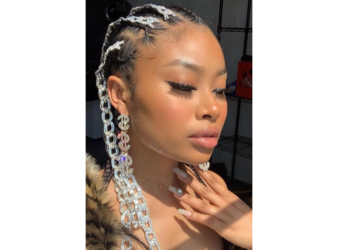 Gümüş Renk Taşlı Saç Aksesuarı