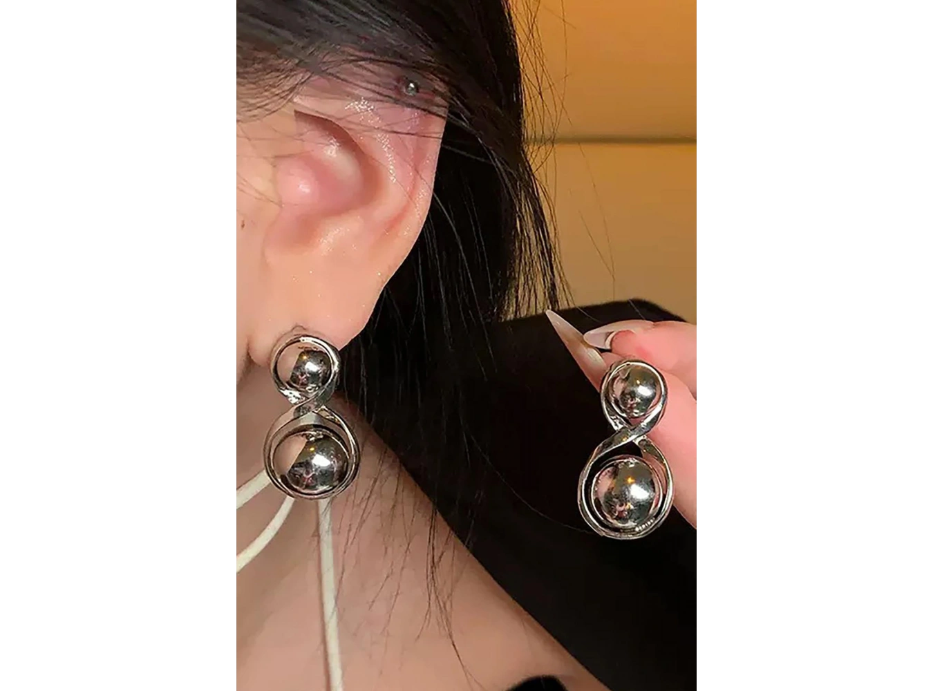 Gümüş Renk Top Detaylı Çelik Küpe (Çift)