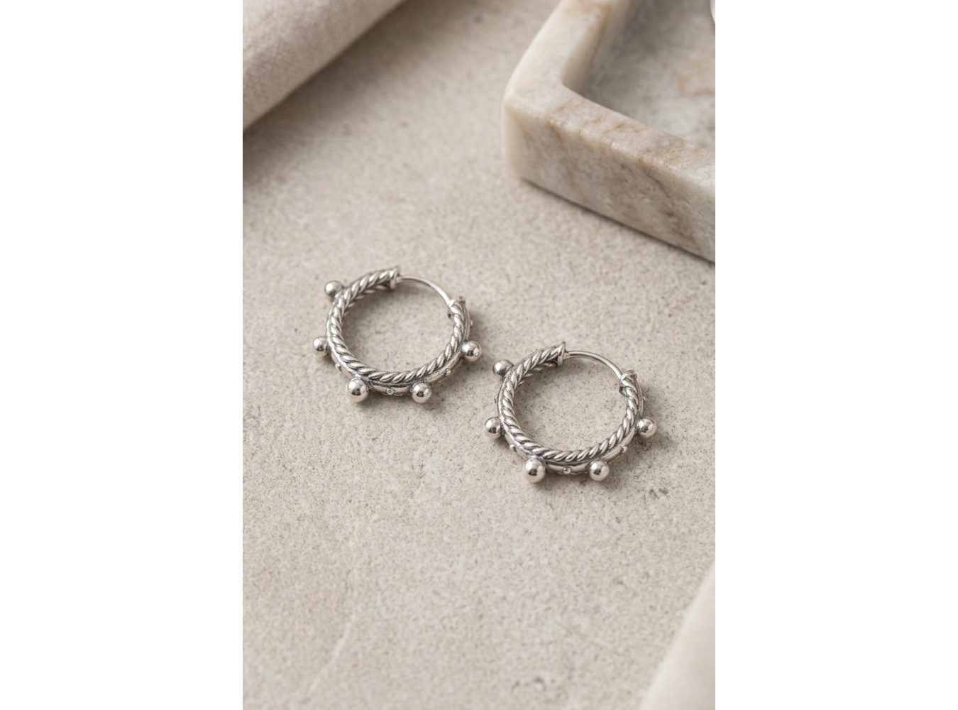 Gümüş Renk Top Detaylı Xuping Küpe (Çift)