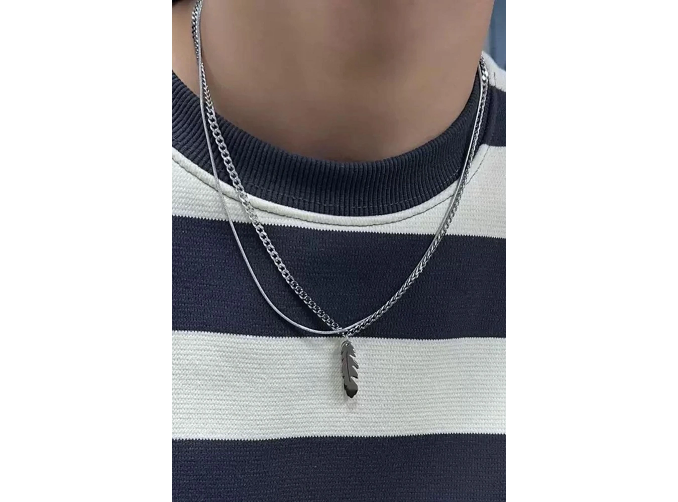 Gümüş Renk Tüy Figürlü Erkek İkili Zincir Çelik Kolye