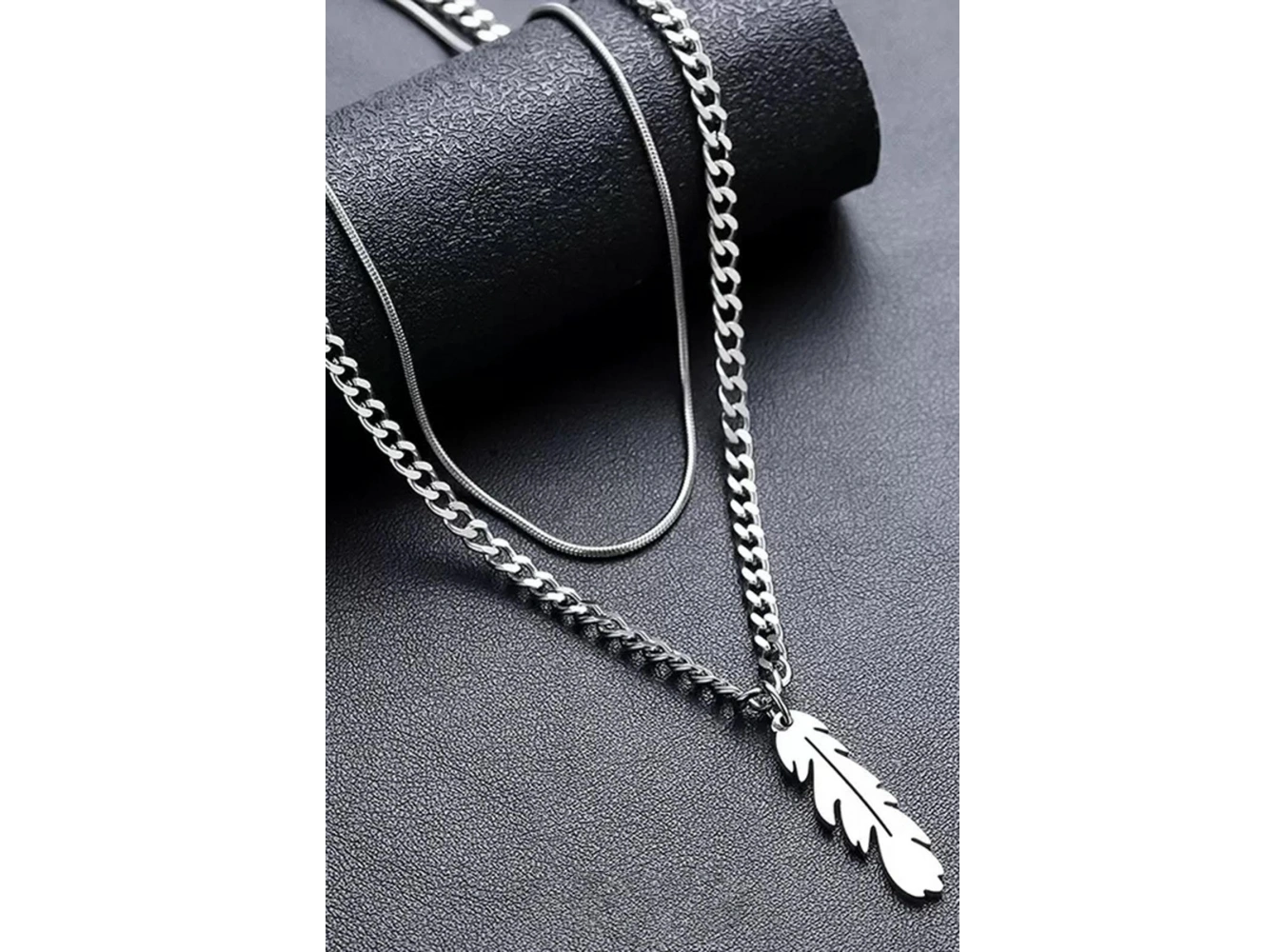Gümüş Renk Tüy Figürlü Erkek İkili Zincir Çelik Kolye